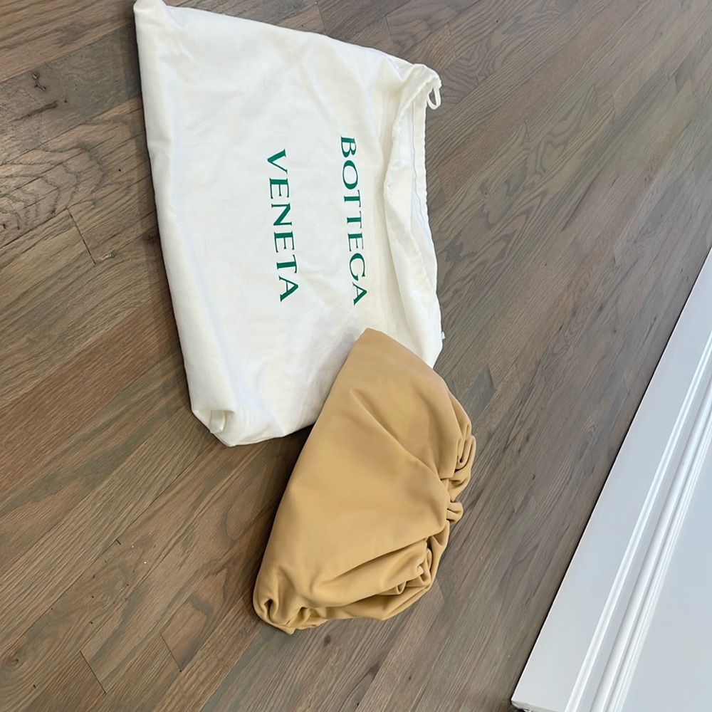 Bottega Veneta Pouch large gathered leather clutch